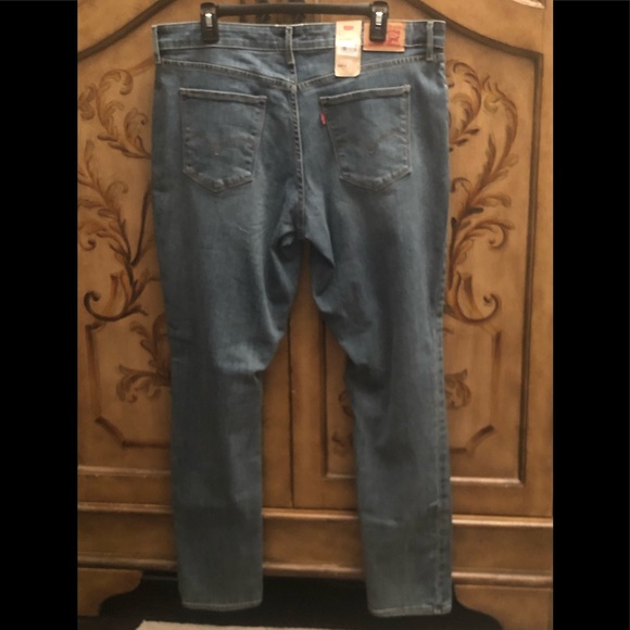 Plus Size Levi’s 711 Skinny, Sculpt Jeans - Picture 3 of 17